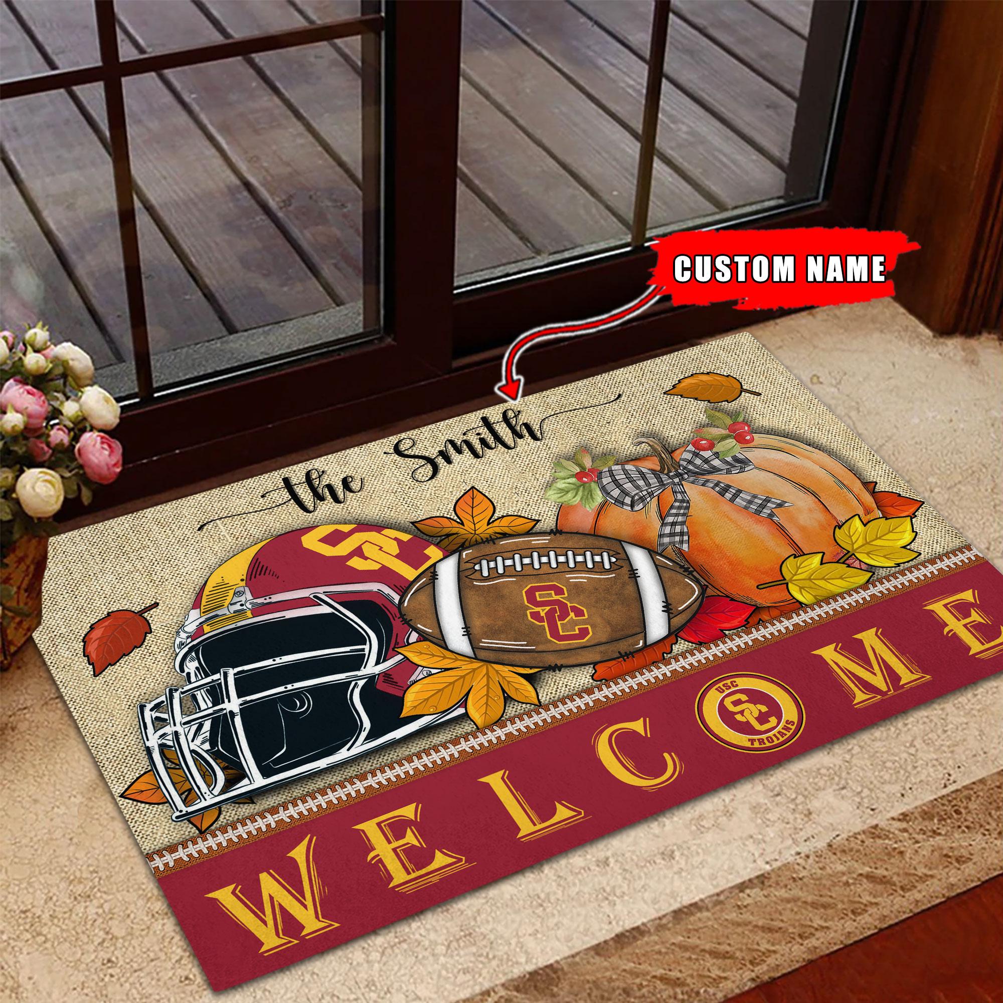 NCAA34-USC Trojans Welcome Fall Football Doormat – Custom name